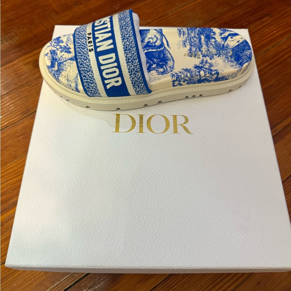 Authentic NIB Dior Dway Slides  Blue and Cream Slide Sandals size 39.5